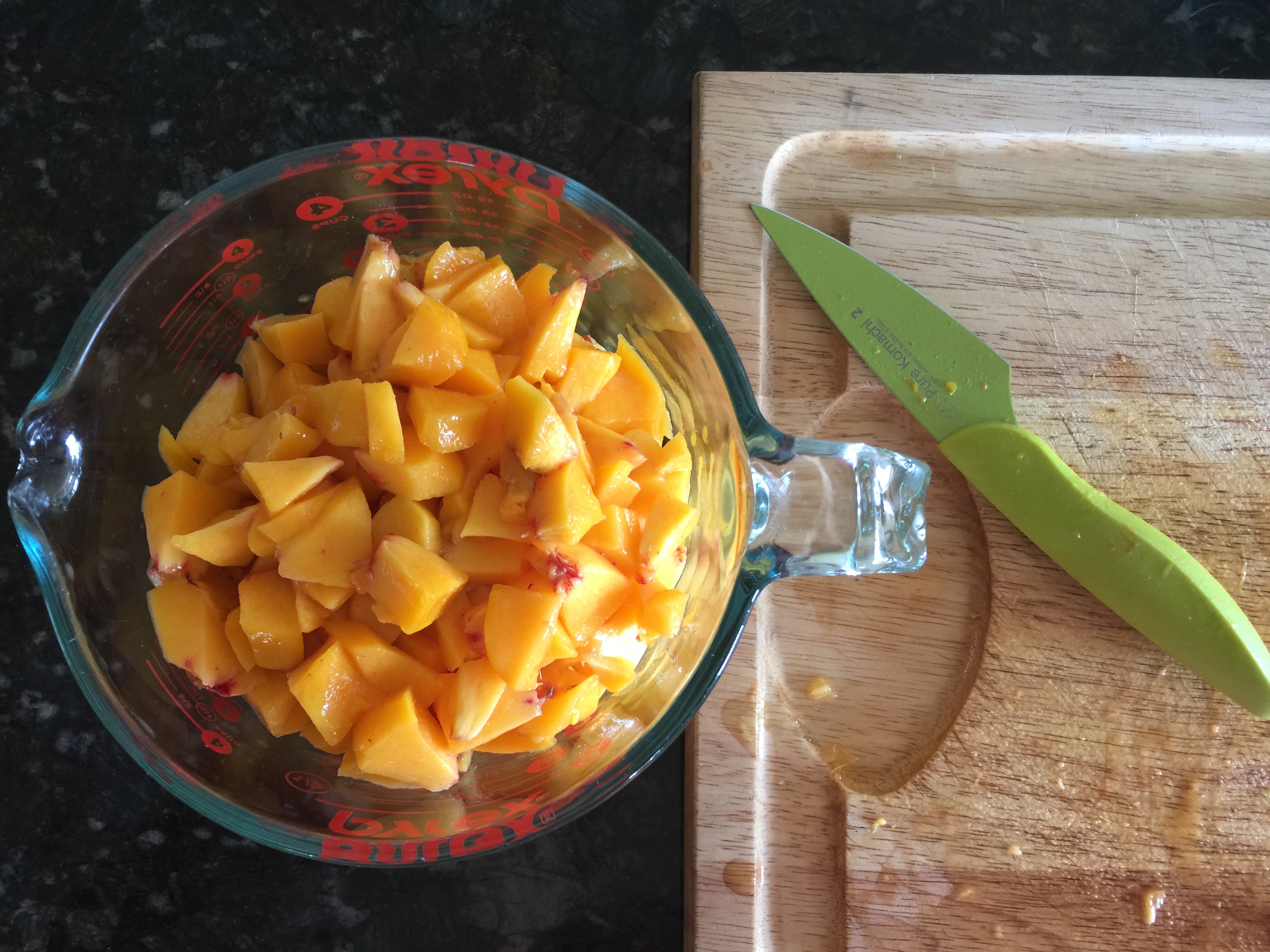 4 cups of juicy peaches - delicious!
